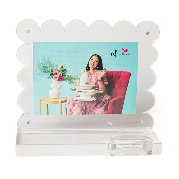 Scallop Acrylic Frame