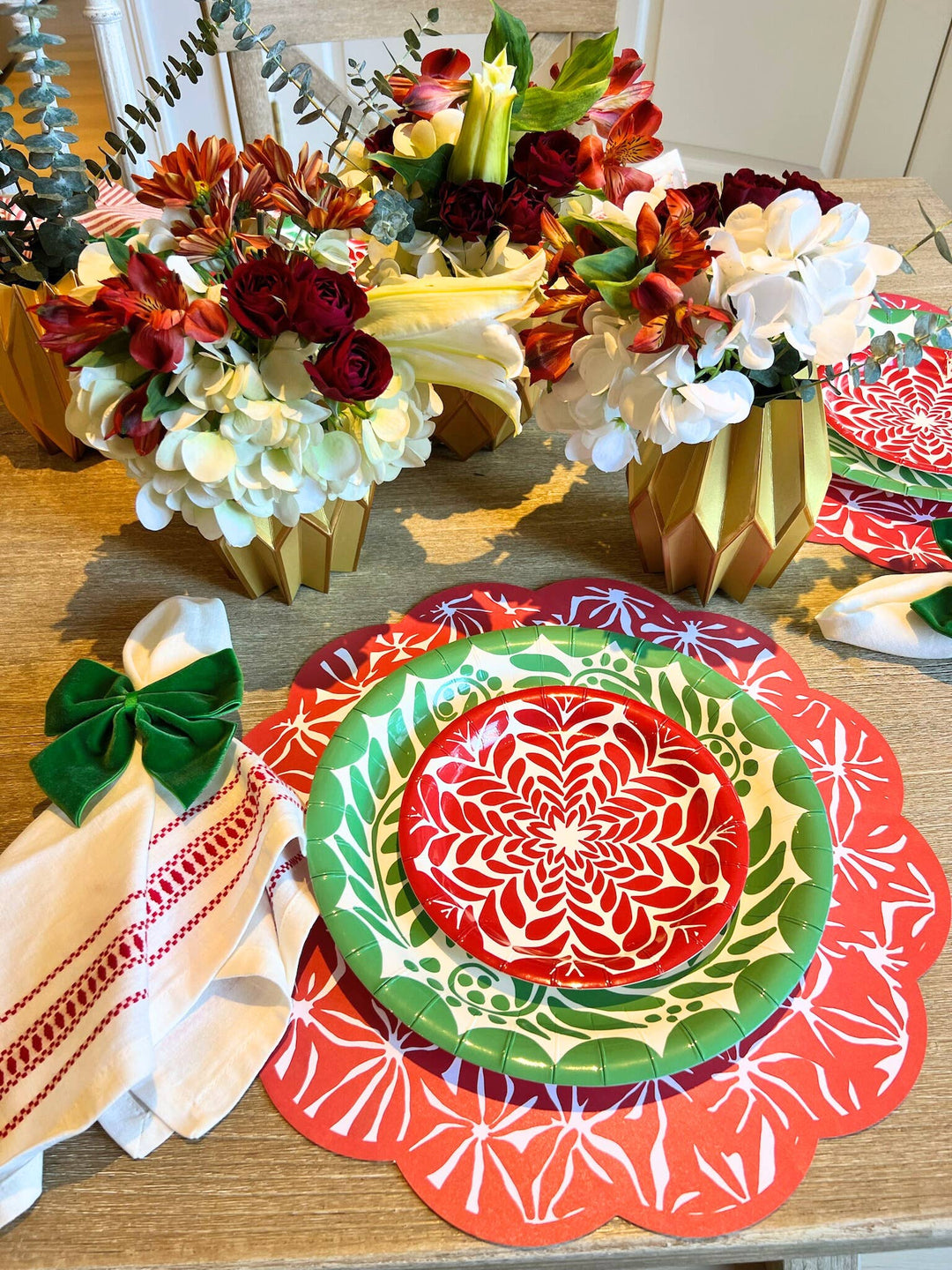 Cha Cha Red Holiday Scalloped Paper Placemats | Set of 24