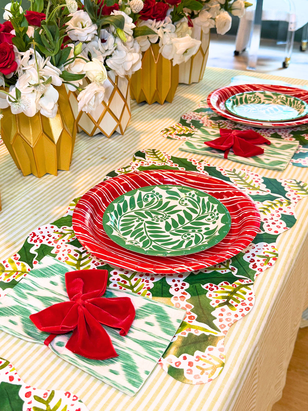 Jolly Holly Scalloped Rectangle Paper Placemats | Set of 24