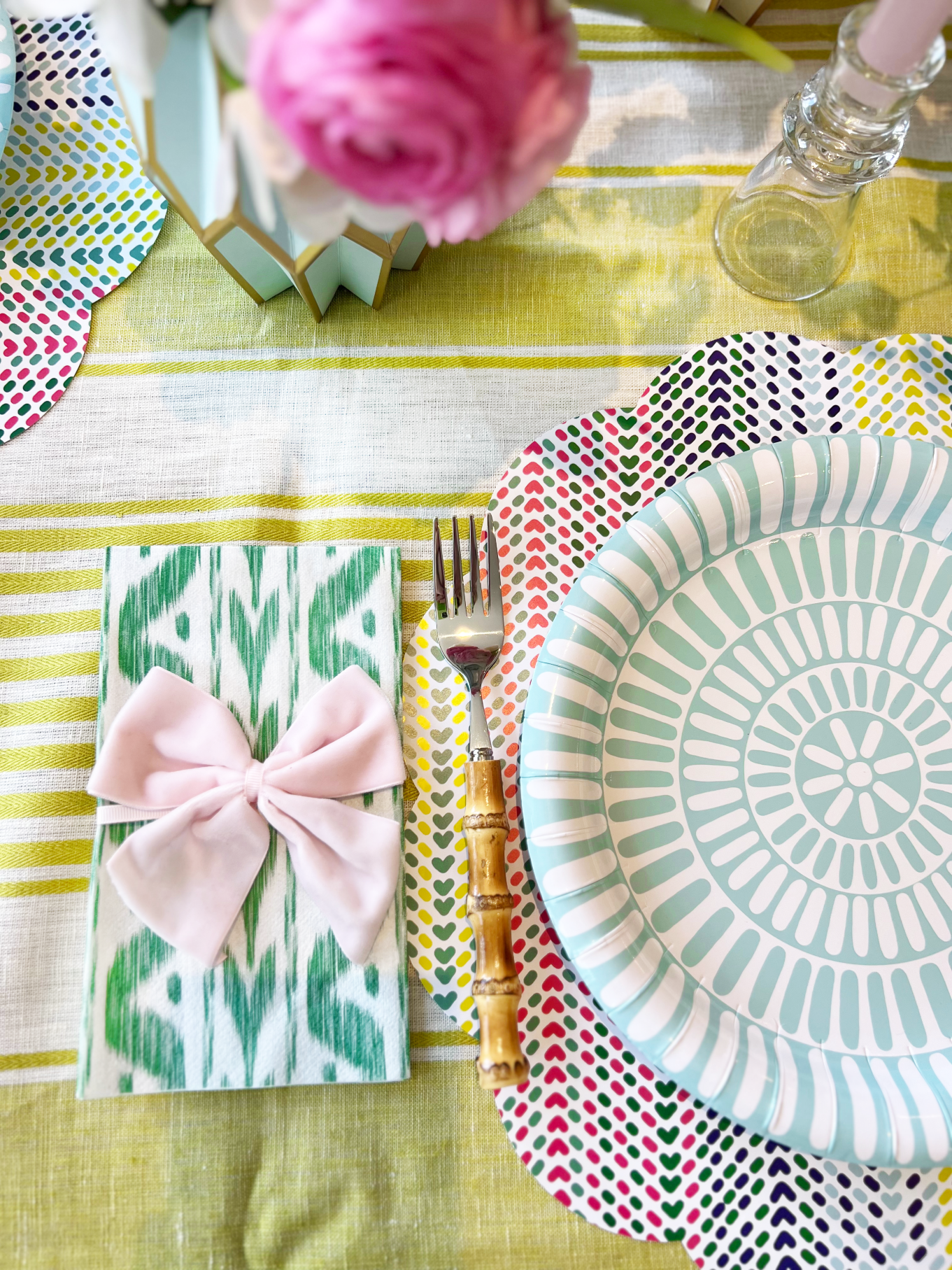 Green Ikat Linen-feel Paper Dinner Napkins / Guest Towels - Thumbnail 5