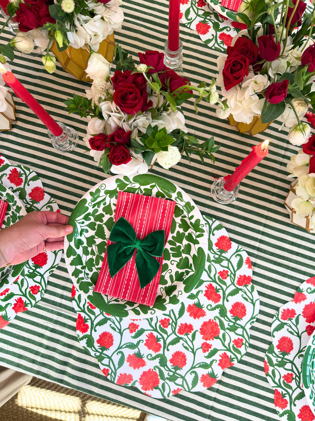 Red Carnation Scalloped Paper Placemats | Set of 24