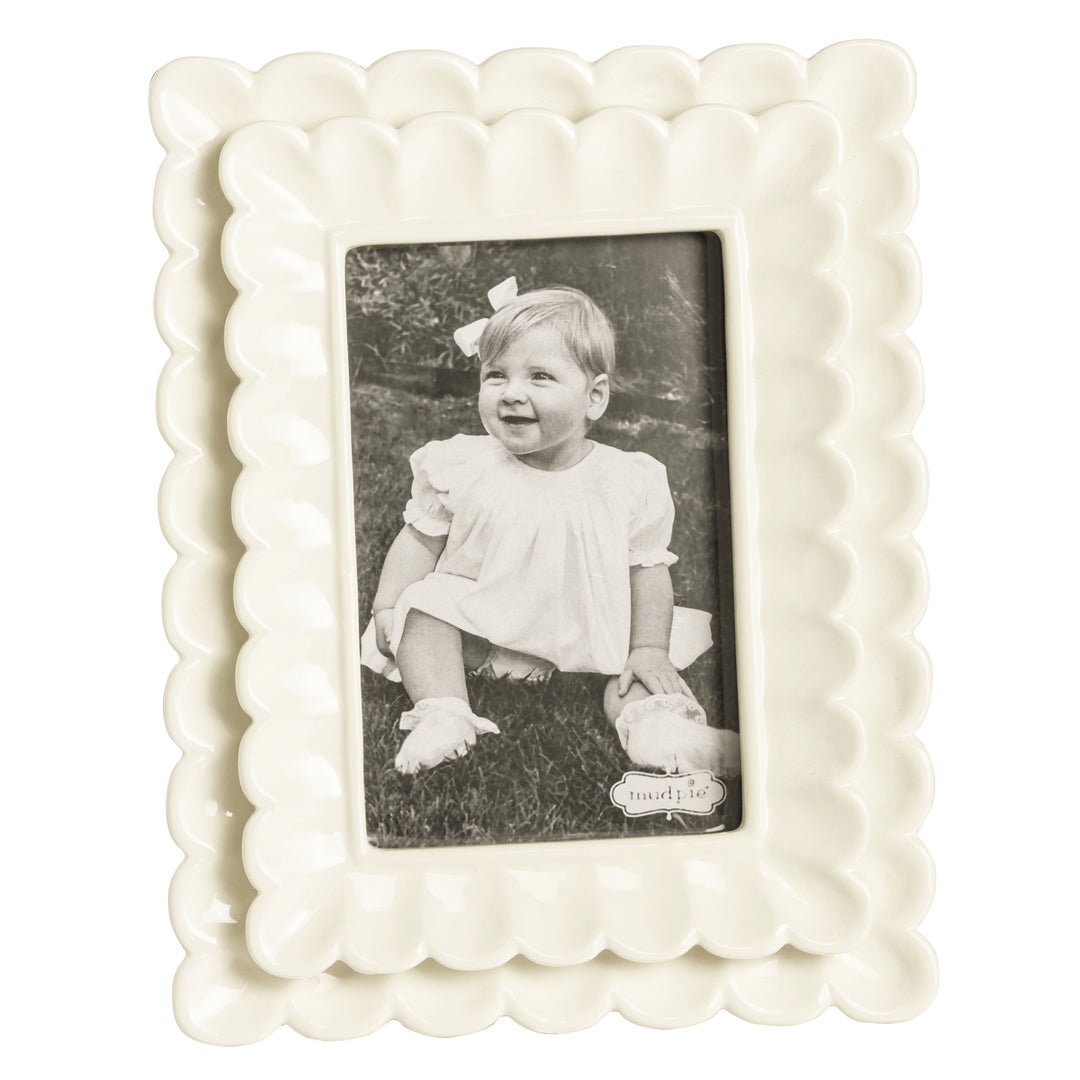 Small Scalloped Frame