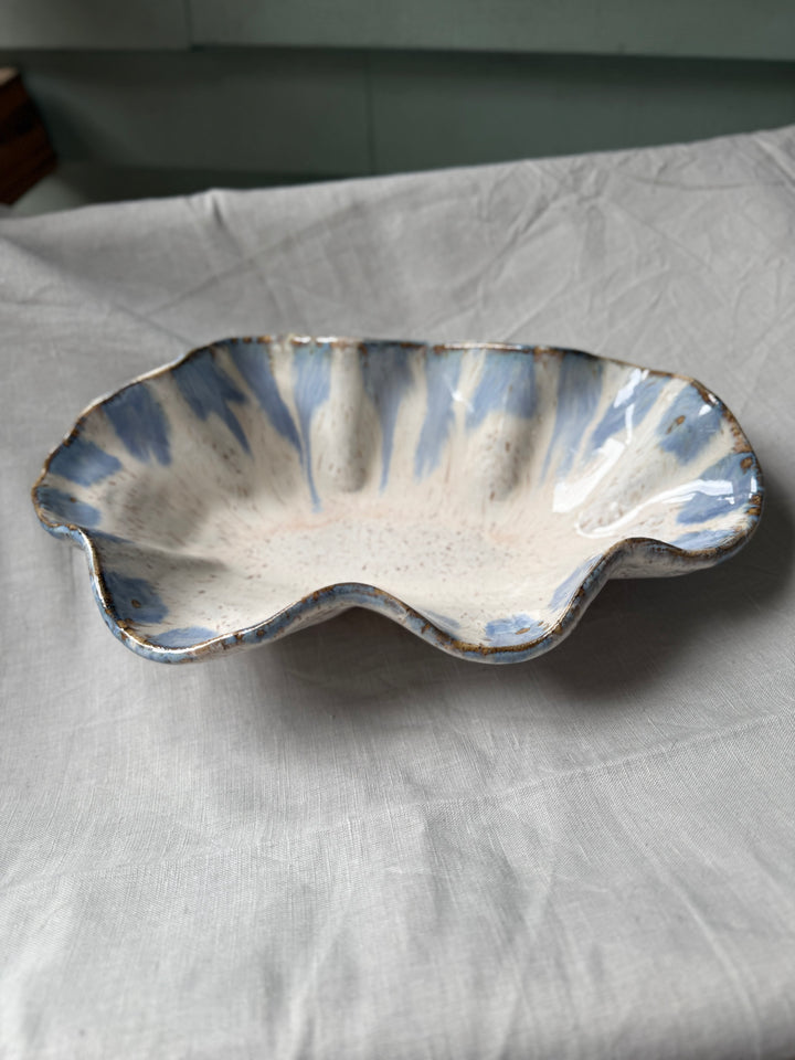 Flutter Dish - Blue Willow