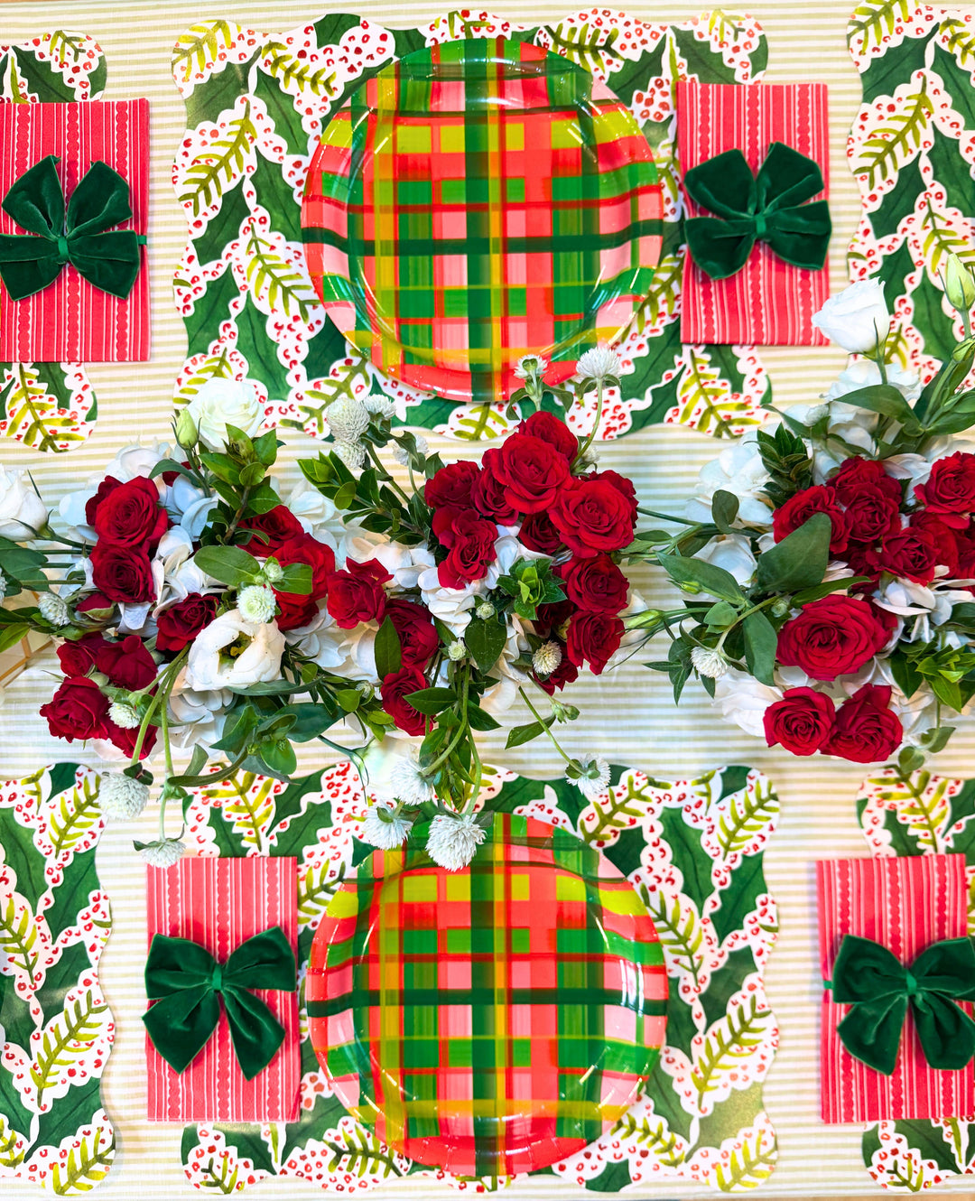 Holiday Plaid Heavy Duty Paper Plate (10")