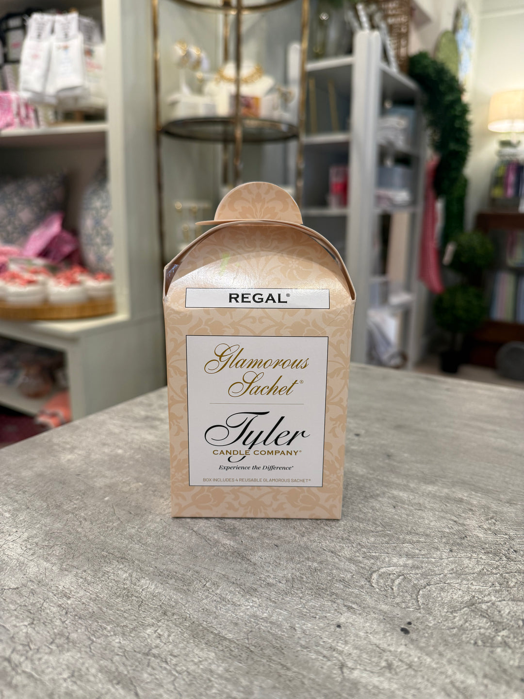 Glamourous Sachet | Regal