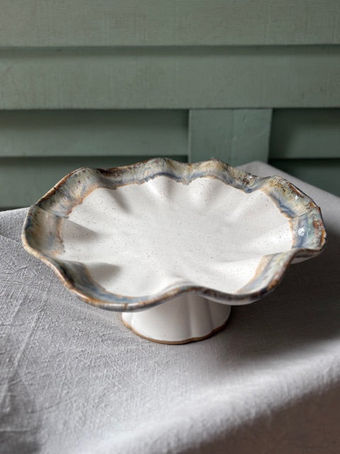 Freeform Cake Stand - Magnolia