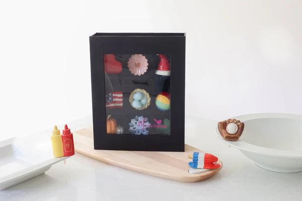 Nora Fleming keepsake box - holds 9 minis
