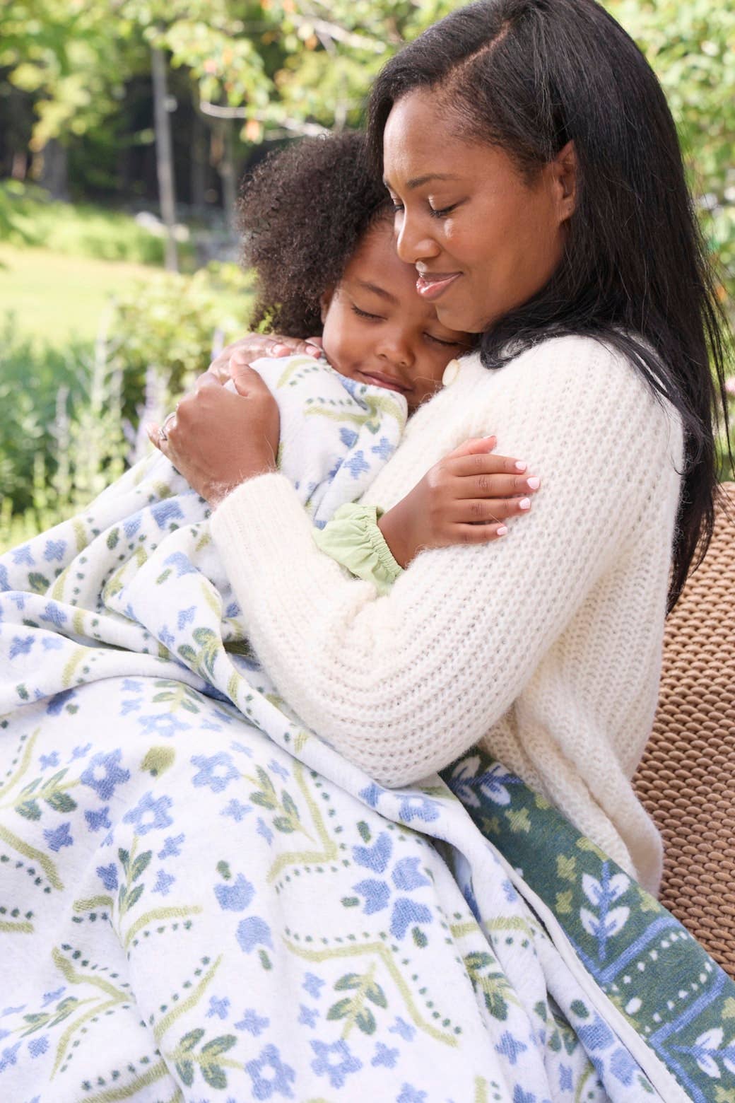 ChappyWrap - Farmhouse Flowers Blanket