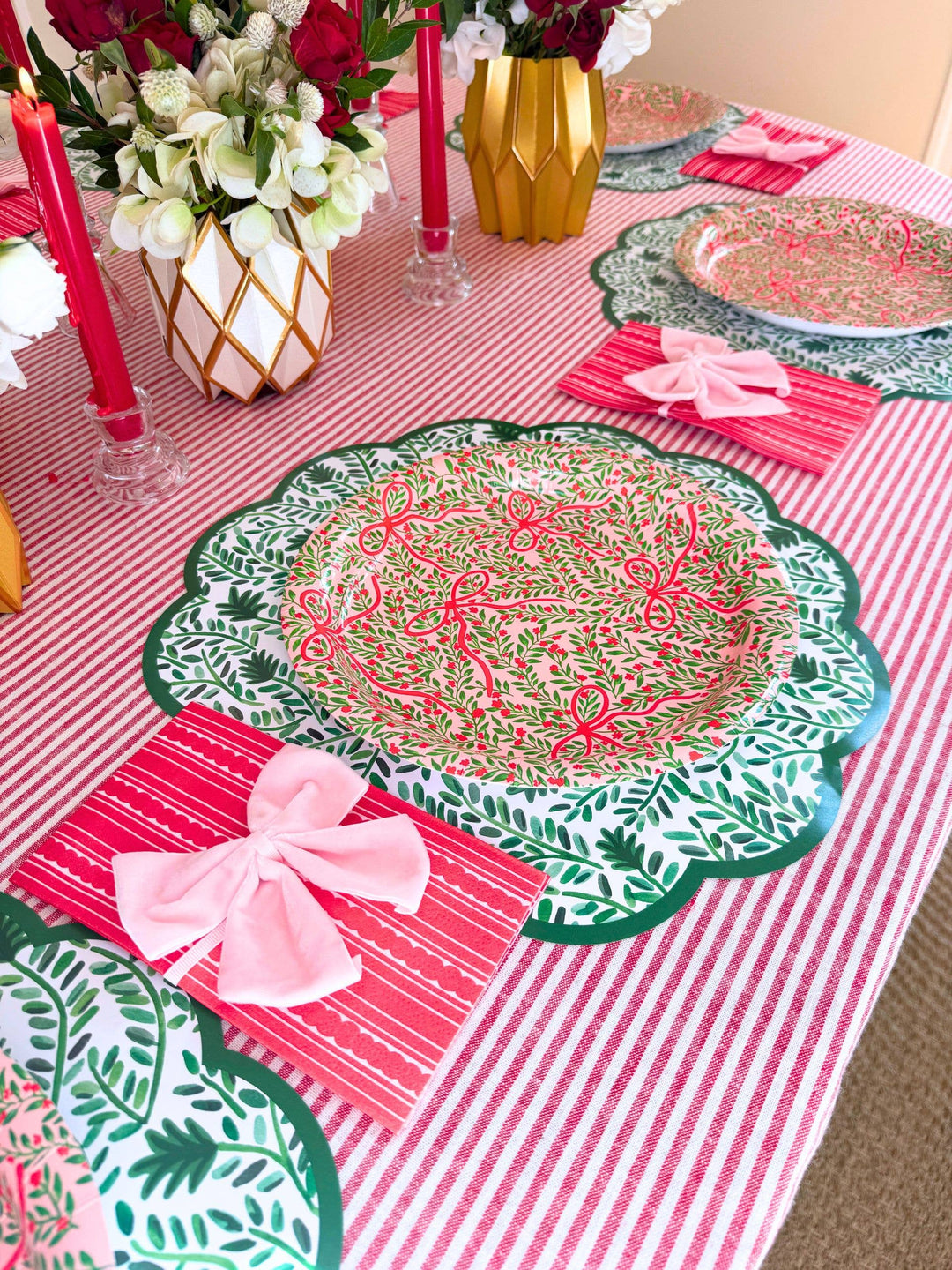 Holiday Bow Garden Heavy Duty Paper Plate (10") | 8 Plates