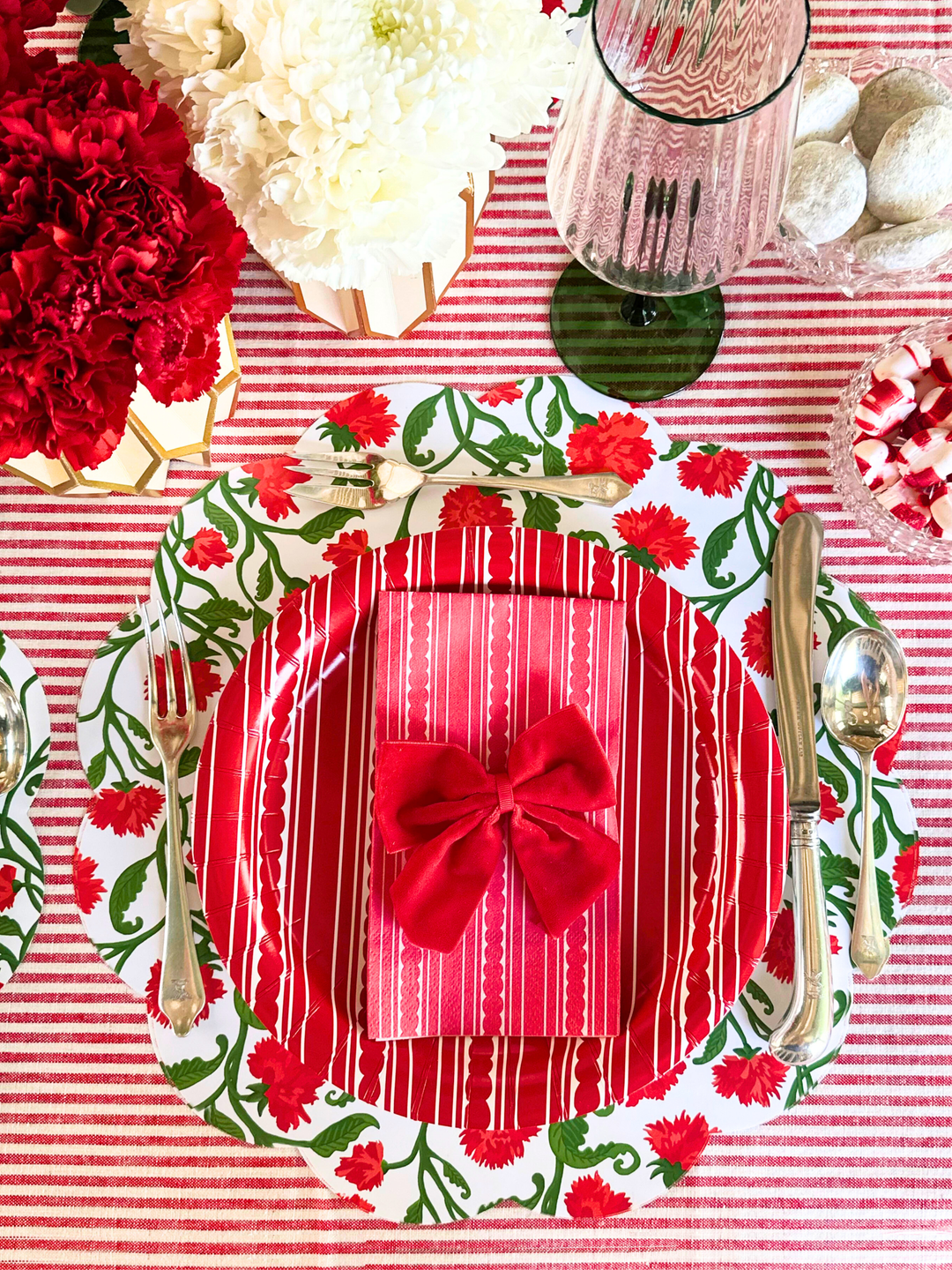 Red Carnation Scalloped Paper Placemats | Set of 24