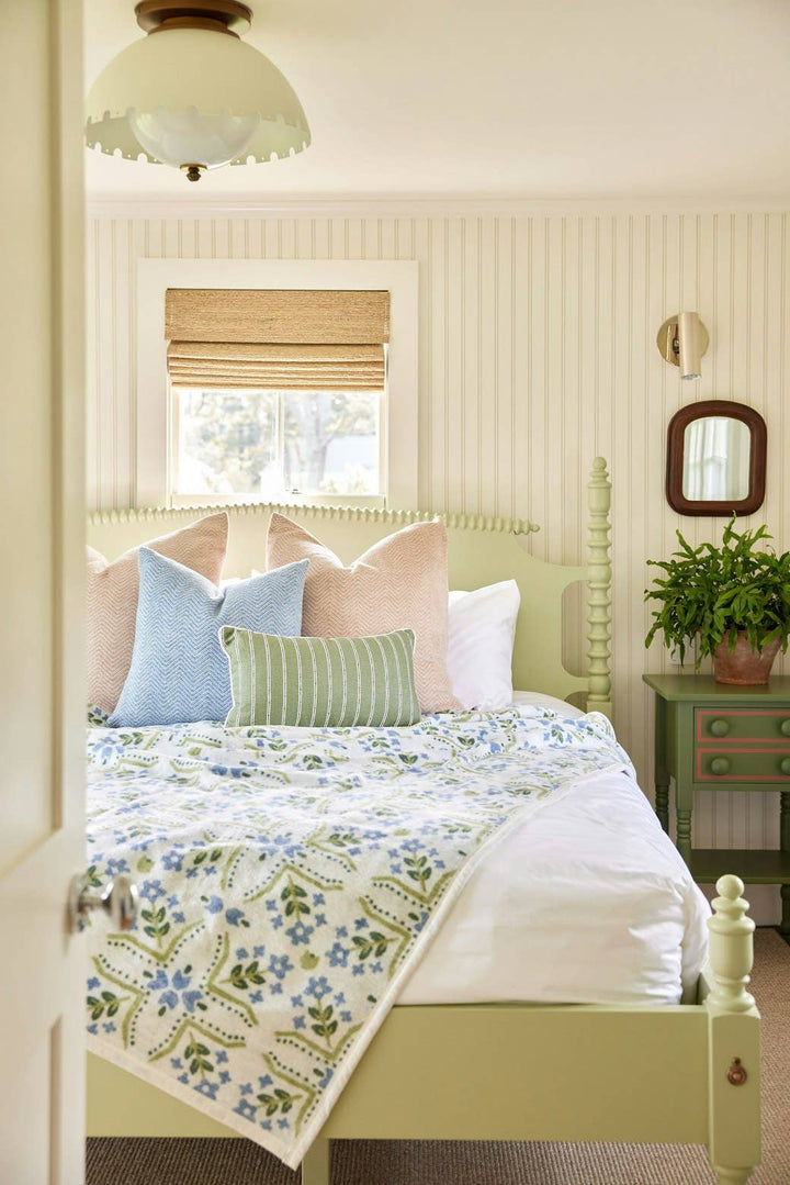 ChappyWrap - Farmhouse Flowers Blanket